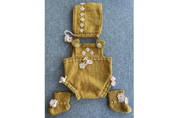 Oms' Knits ~ Newborn Baby Knit #40
